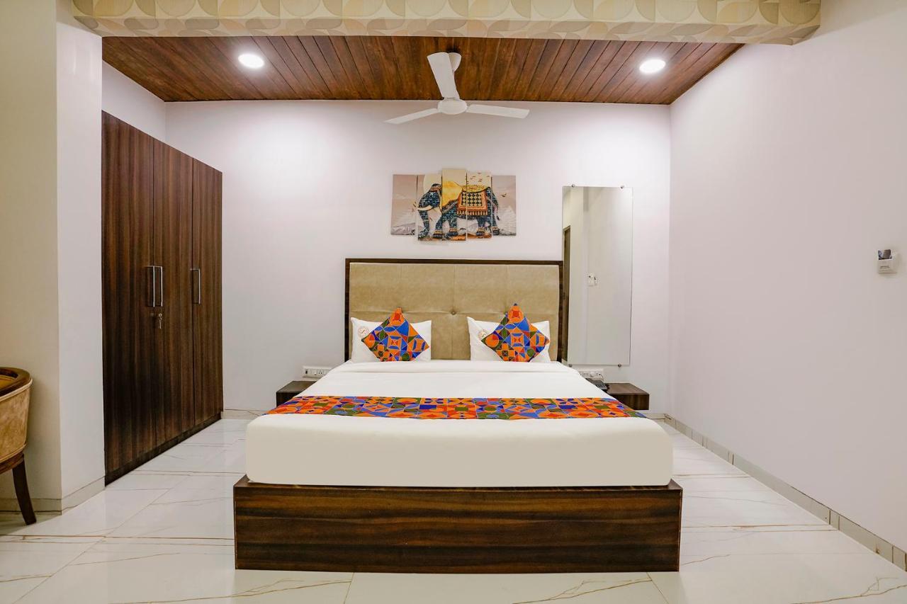 Fabhotel Swaraj Shirgaon  Exterior photo