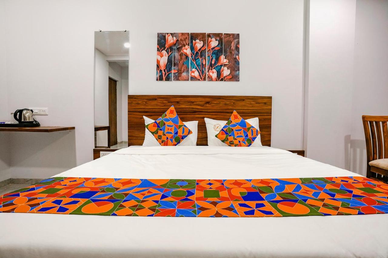 Fabhotel Swaraj Shirgaon  Exterior photo