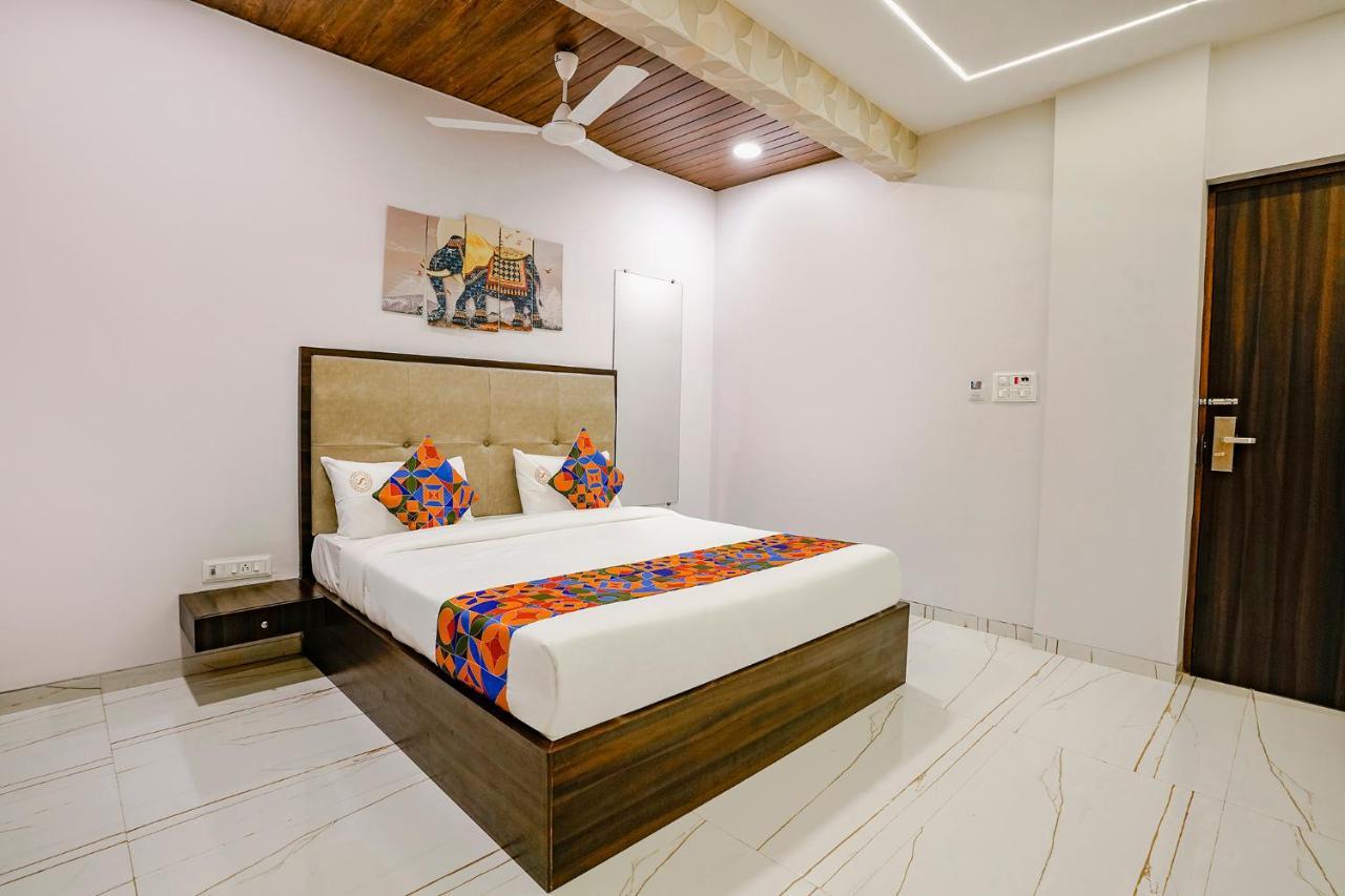 Fabhotel Swaraj Shirgaon  Exterior photo